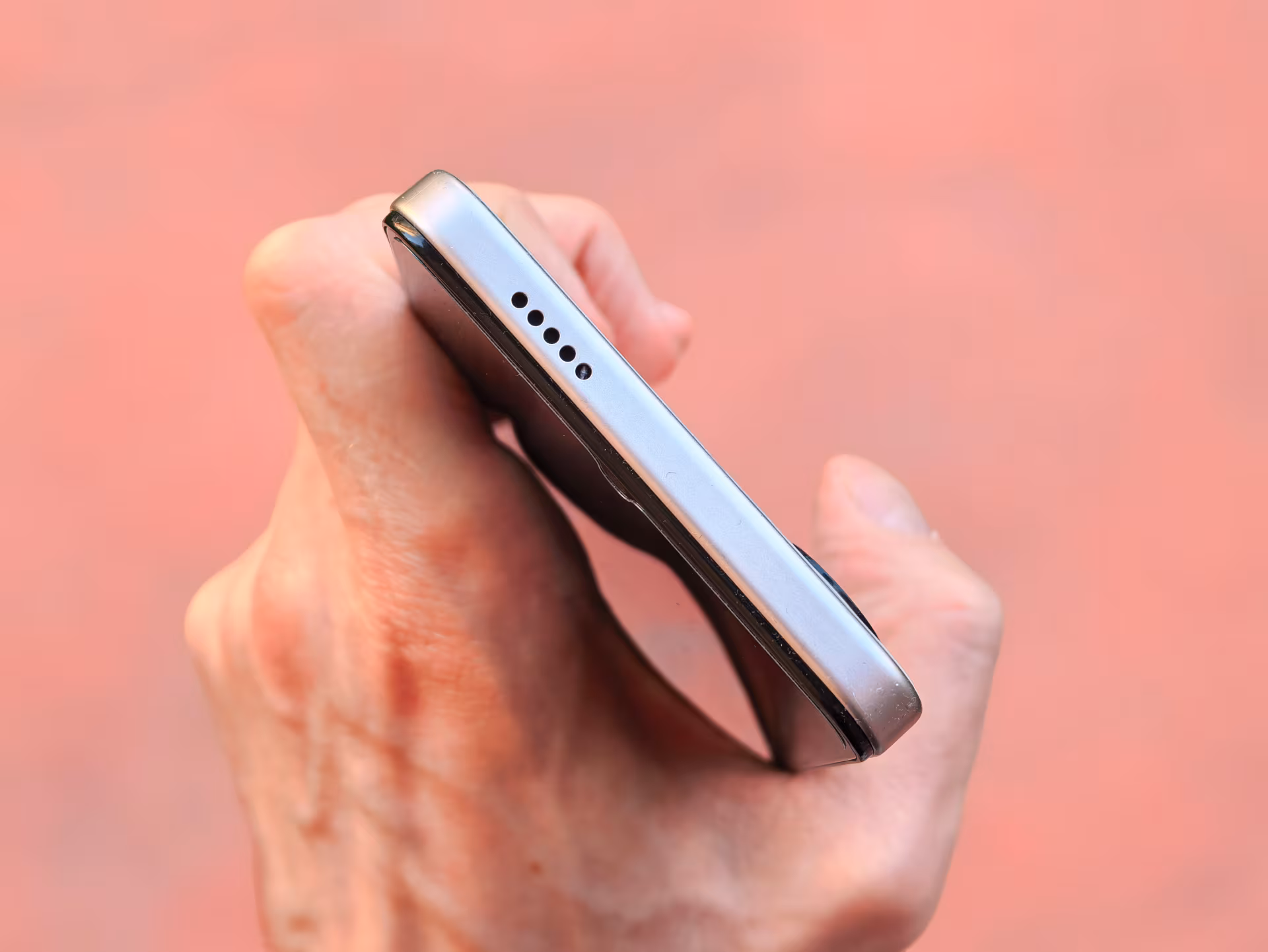 Обзор смартфона iQOO Z11 Lite — честный тест бюджетного долгожителя