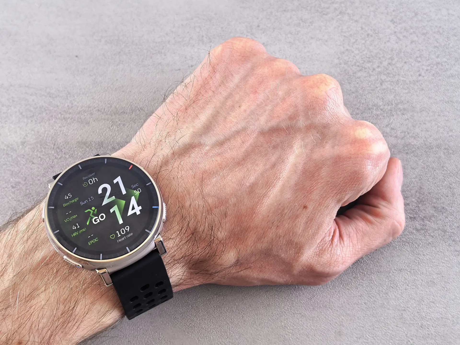 Обзор Amazfit Active 3 Premium 2026: сталь, сапфир и 3000 нит. Стоят ли внимания?