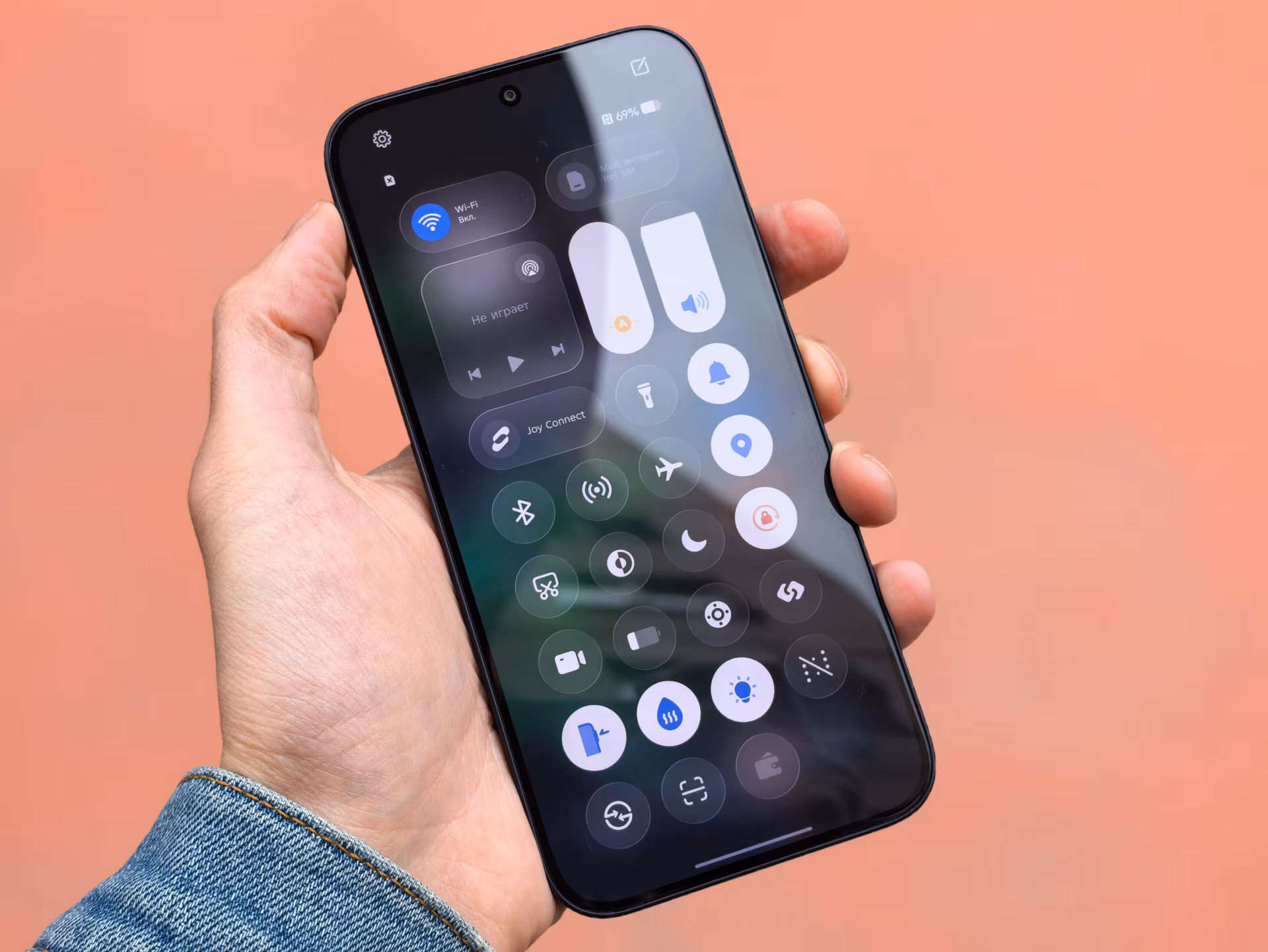 Infinix GT 50 Pro — жёсткий тест игрового смартфона с жидким охлаждением и триггерами
