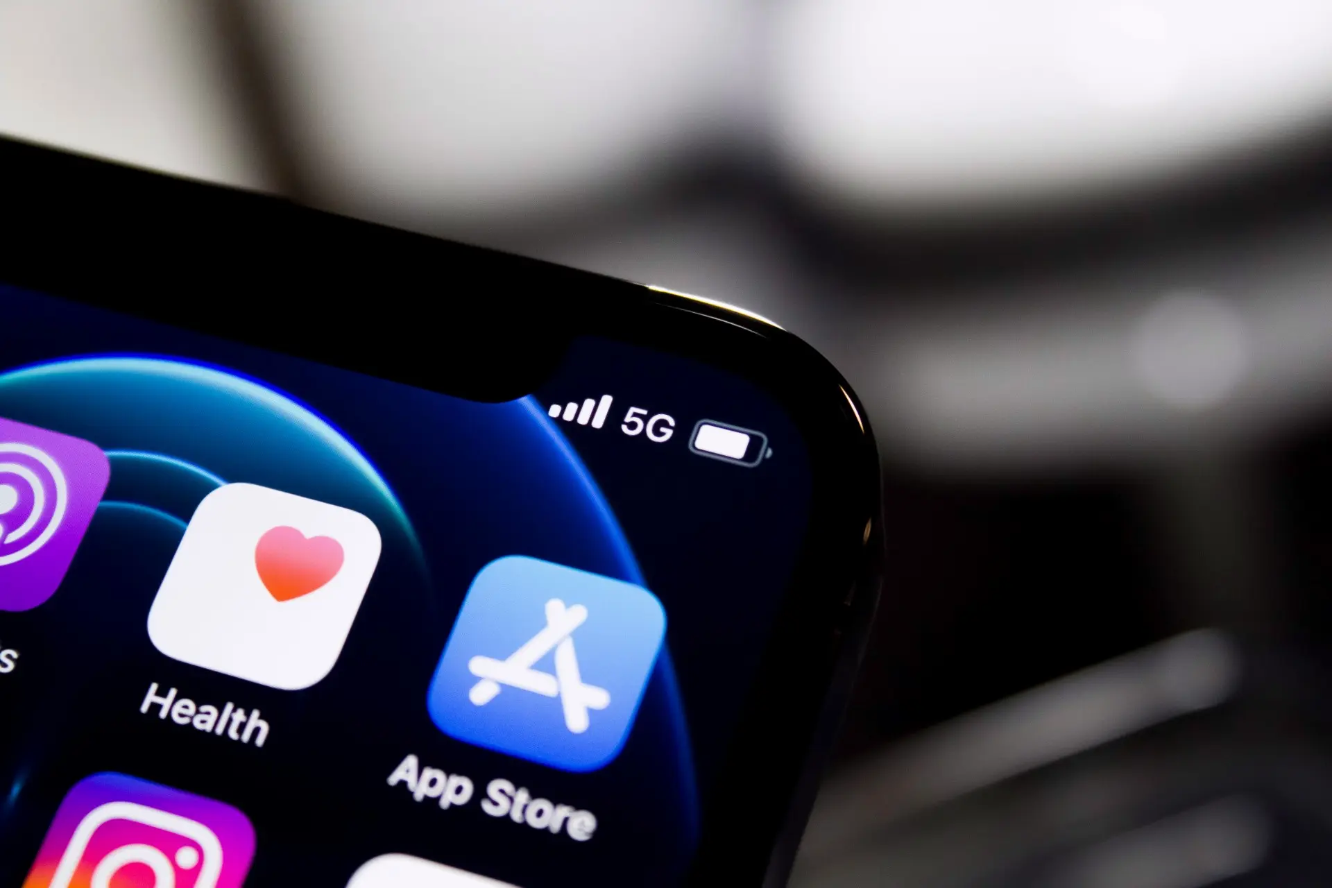 Как включить 5G и VoWiFi на iPhone в России через CarrierSIM