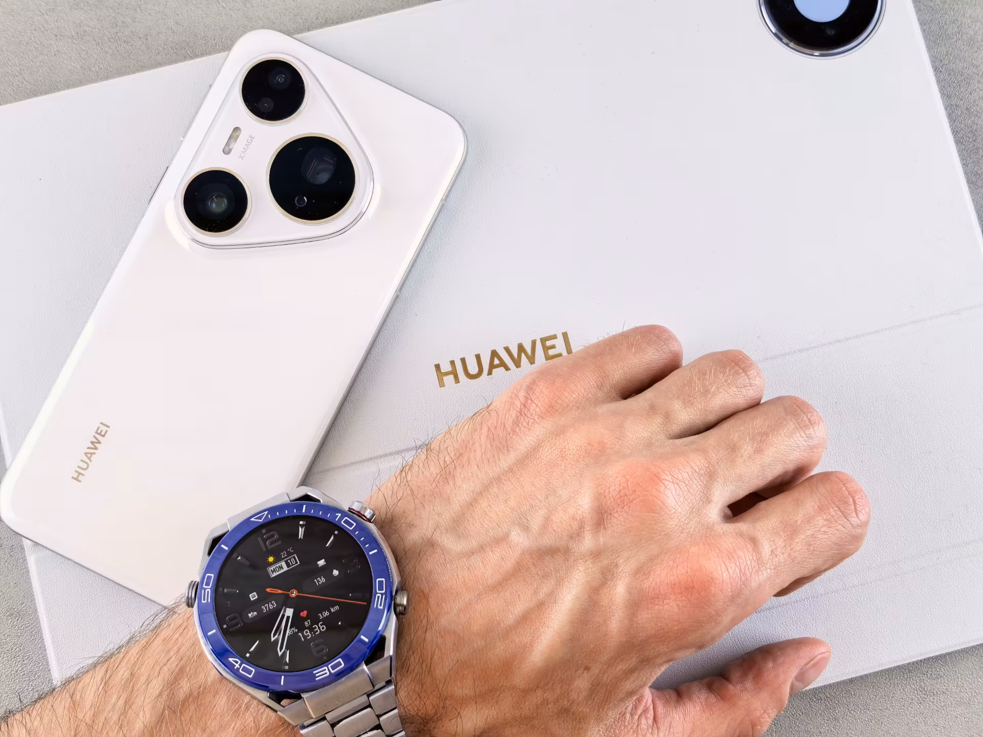 Экосистема HUAWEI: планшет, часы, смартфон. Вместе устройства прекрасно работают