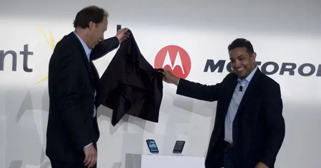 Покупка ради продажи: Google продает Motorola Mobility