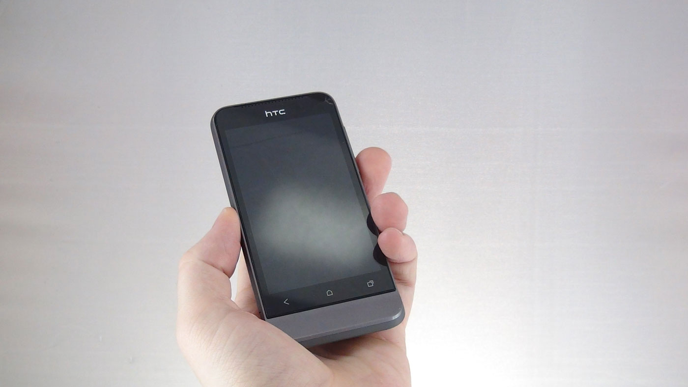 Обзор железной части HTC One V
