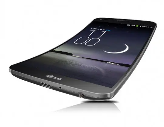 LG Flex - изогнутый смартфон от одноименной компании