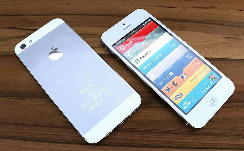iPhone срывает вылет из-за возгорания